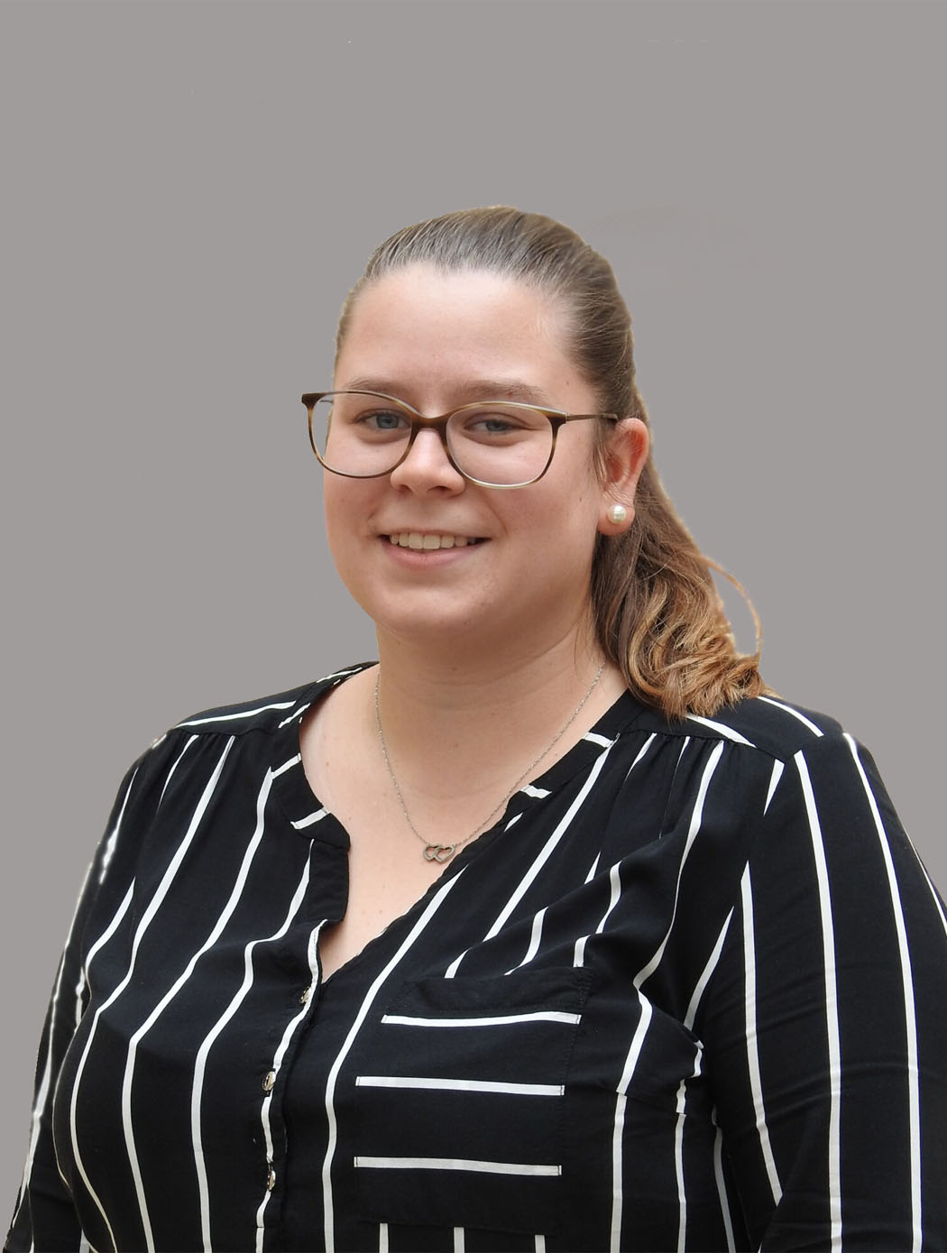 Julia Neumeister Verwaltungsassistentin - Schüleradministration